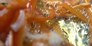 微镜头Vok炒蔬菜与胡萝卜，保加利亚胡椒，洋葱2