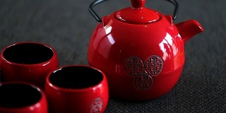 中国婚礼用茶壶。