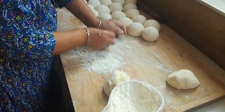 用面粉做馒头，中国菜