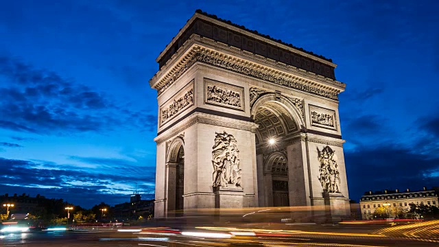 巴黎凯旋门的交通时间在夜间