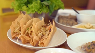 泰国小吃如越南薄饼视频素材模板下载