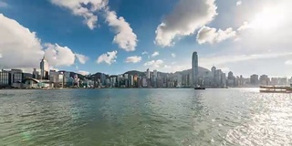 香港天际线和维多利亚港的时间流逝，云天，