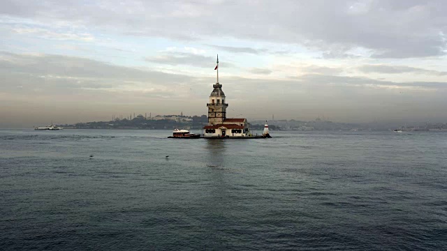 伊斯坦布尔博斯普鲁斯的少女塔