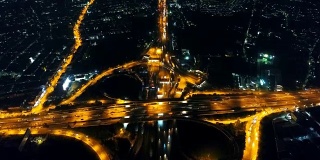 Aeriel的夜间交通监控录像。