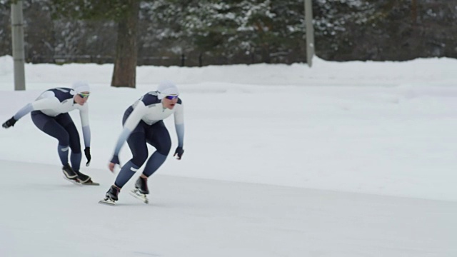 女子速滑选手获得第一名