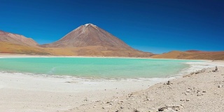 拉古纳佛得角全景，位于玻利维亚和智利之间的安第斯山脉