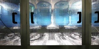 CU机器旋转全塑料水瓶