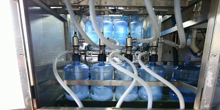 CU机器旋转全塑料水瓶
