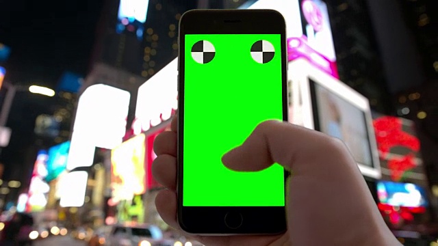 纽约冲浪短信时代广场的人们拥挤的绿色屏幕chromakey