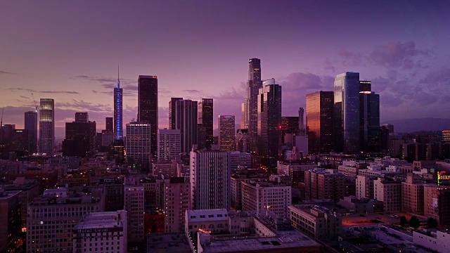 日落时分的洛杉矶市中心-航拍