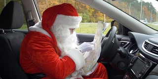 圣诞老人迷路了，正以50帧/秒的速度看着地图