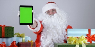 圣诞老人在摄像头中显示平板电脑屏幕5k