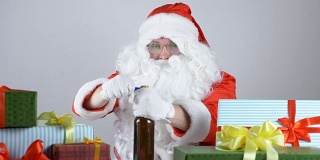 圣诞老人不能以50帧每秒的速度打开一瓶啤酒