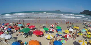 鸟瞰图瓜鲁亚海滩，圣保罗，巴西