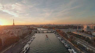 空中埃菲尔铁塔巴黎日落视频素材模板下载