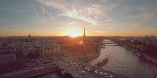 空中埃菲尔铁塔巴黎日落
