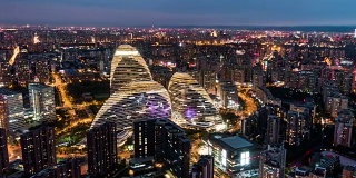 T/L PAN鸟瞰图北京天际线的夜晚
