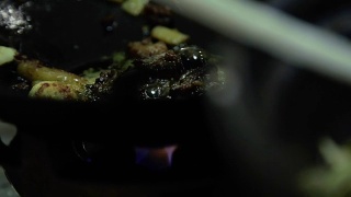 韩国美食在热锅韩国餐厅视频素材模板下载