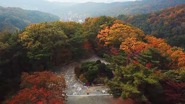 鸟瞰韩国首尔秋山