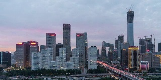 T/L PAN鸟瞰图北京CBD区域，黄昏到夜晚的过渡