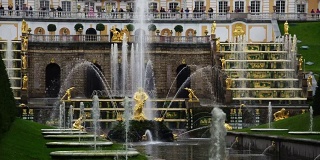 俄罗斯圣彼得堡彼得罗夫的大皇宫和参孙喷泉