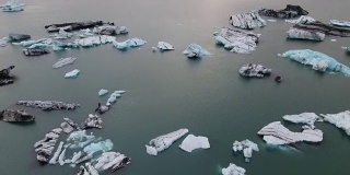 用4K无人机拍摄冰岛Jokulsarlon冰川泻湖