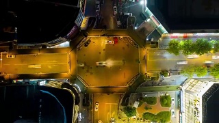 中国夜间时间武汉城市交通十字路口环形人行天桥航拍飞行全景4k时间流逝视频素材模板下载