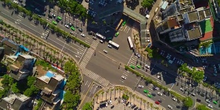 中国晴天珠海市中心交通十字路口空中俯瞰4k时间