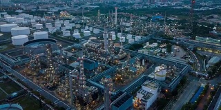 4K Timelapse或Hyperlapse of Aerial在亚洲的炼油厂工业园区