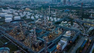 4K Timelapse或Hyperlapse of Aerial在亚洲的炼油厂工业园区视频素材模板下载