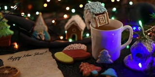 圣诞饼干和一杯茶