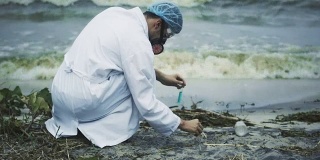 科学家进行有毒湖泊污染测试，淡水来源受损