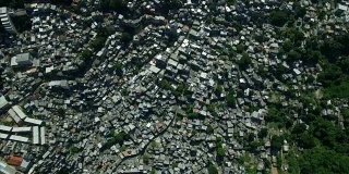 空中贫民窟:上帝的眼睛直接俯瞰巴西里约热内卢的Rocinha Favela