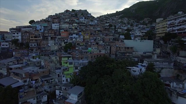 Favela Aerials:巴西里约热内卢Favela空中贫民窟