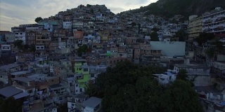 Favela Aerials:巴西里约热内卢Favela空中贫民窟