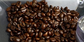 用咖啡机磨成的咖啡豆
