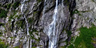 维努福森壮观的瀑布。