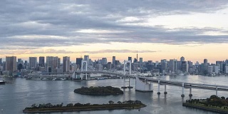 东京彩虹桥日以继夜，时光流逝