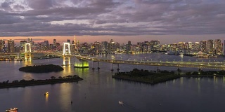 东京天际线和彩虹桥白天黑夜的时间流逝