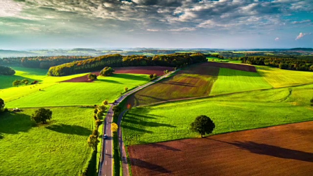 鸟瞰德国田园诗般的乡村
