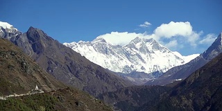 雪山。尼泊尔喜马拉雅山脉