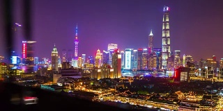 夜上海老城市中心反射屋顶4k时间流逝中国