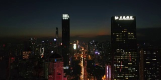 中国夜日落时间深圳市景市区交通道路航拍全景4k
