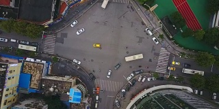 中国武汉市白天交通十字路口俯视图4k