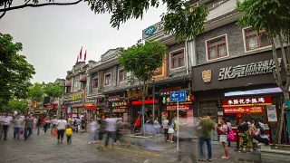 武汉城市行人拥挤的街道白天时间老建筑前全景4k时间流逝中国视频素材模板下载