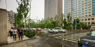 武汉城市白天时间交通街道学校人行道拥挤的全景4k时间流逝中国