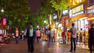夜景时间照明武汉城市行人拥挤的户部胡同街道全景4k时间流逝中国视频素材模板下载