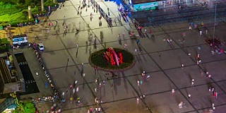 夜光照亮珠海市拱北口岸入口拥挤的广场屋顶全景4k时间流逝中国