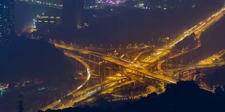 中国重庆立交桥上的交通