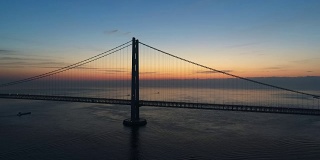 架空——明石海峡大桥清晨的辉光塔主缆线盘